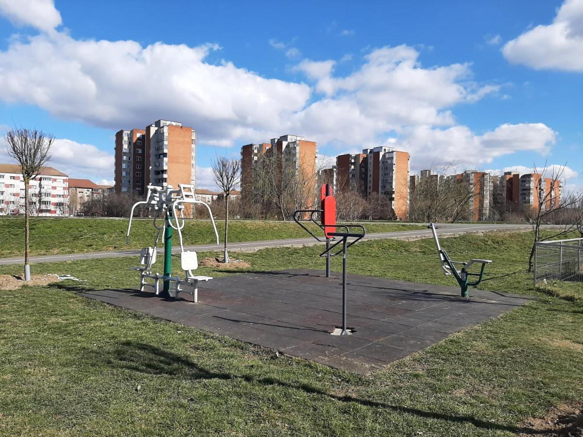 Hyggelig Apartamento Oradea Exterior foto